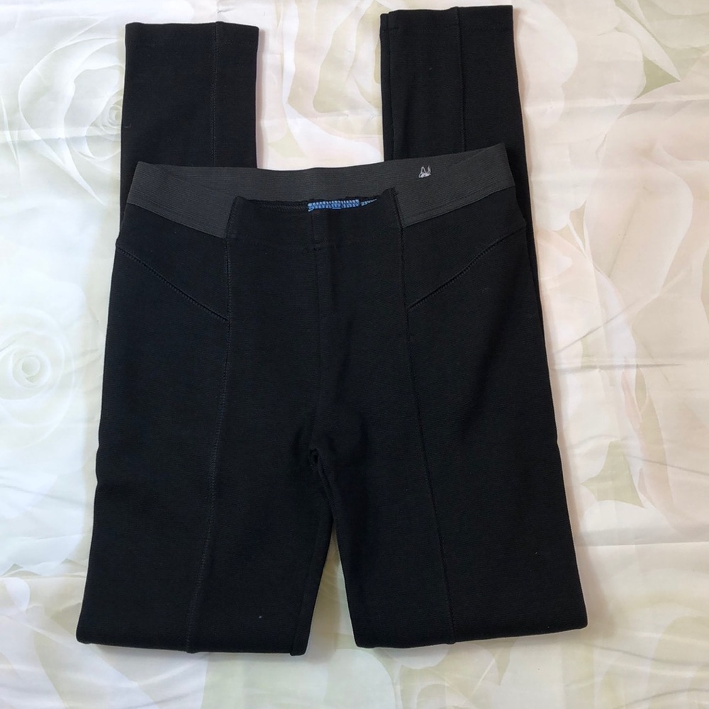 Simply Vera black leggings w center seams.